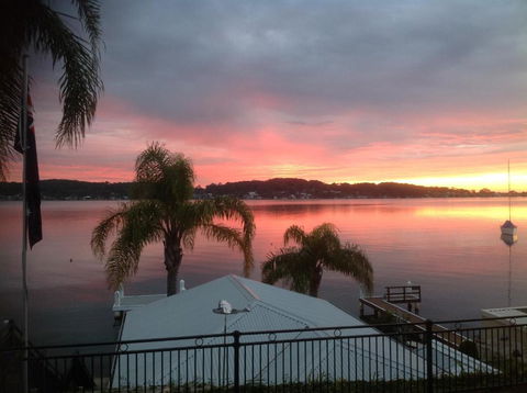 Overnight Reflections B & B - Kawana Tourism 6