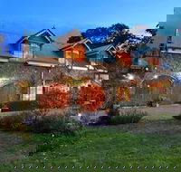 Mary Card's Coach House - Kawana Tourism