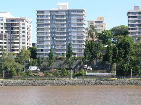 Fairthorpe Apartments - Kawana Tourism 1