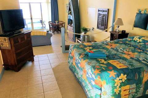 Al Mare Beachfront Retreat - Kawana Tourism 4