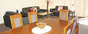 Aquarius Resort Holiday Apartments - Kawana Tourism 3