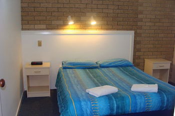 Aquarius Resort Holiday Apartments - Kawana Tourism 6
