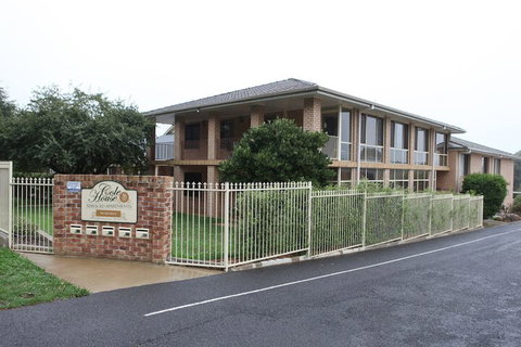 Cole House Apartments - Kawana Tourism 1