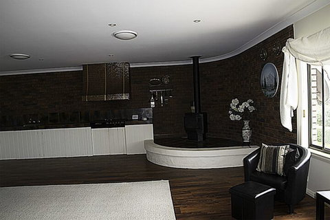 Cole House Apartments - Kawana Tourism 4