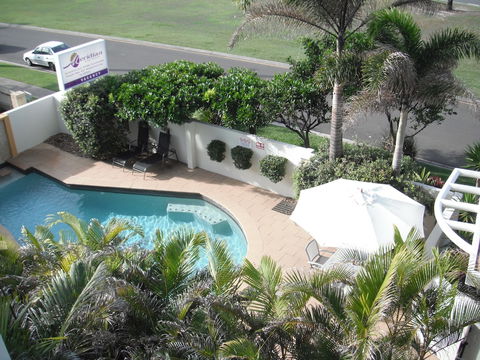 Meridian Alex Beach Apartments - Kawana Tourism 4