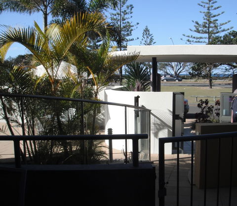 Meridian Alex Beach Apartments - Kawana Tourism 1