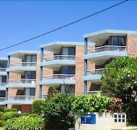 Sea Point Ocean Apartments - Kawana Tourism