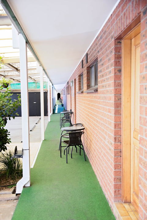 Elm Court Motel - Kawana Tourism 5