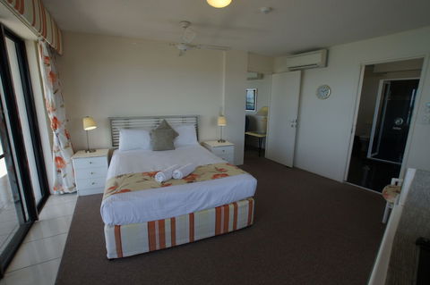 Windward Passage Holiday Apartments - Kawana Tourism 6