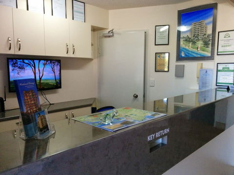 Windward Passage Holiday Apartments - Kawana Tourism 2