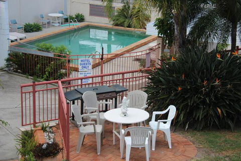 Caloundra Suncourt Motel - Kawana Tourism 6