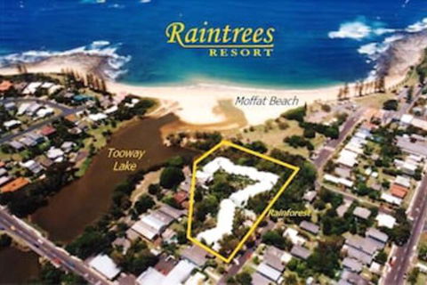 Raintrees On Moffat Beach - Kawana Tourism 1