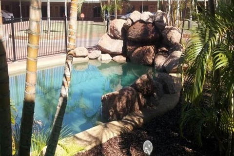 Abacus Motel - Kawana Tourism 5