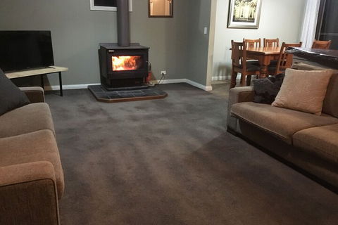 The Rocks Apartments - Kawana Tourism 6