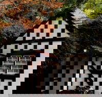 Tudor Cottages Mt Dandenong - Kawana Tourism