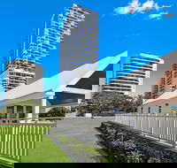 Palmerston Tower Holiday Apartments - Kawana Tourism