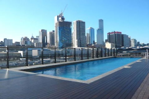 Royal Stays Apartments Docklands - Kawana Tourism 3