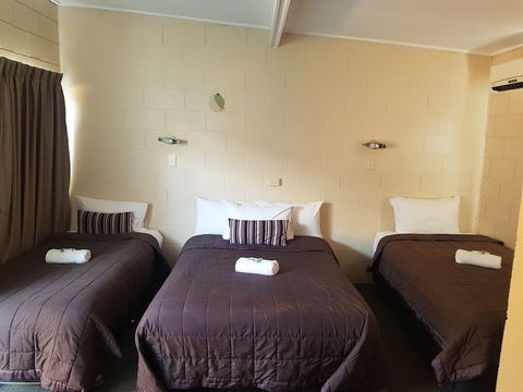 Windsor Hotel Dalby - Kawana Tourism 1