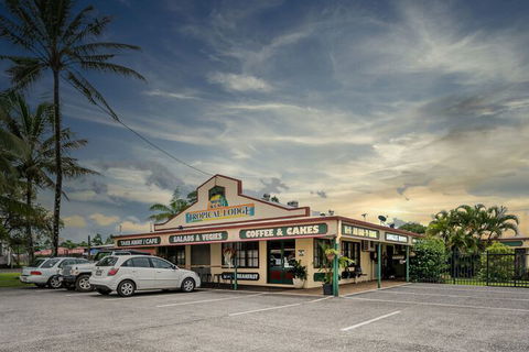 Tropical Lodge - Kawana Tourism 1