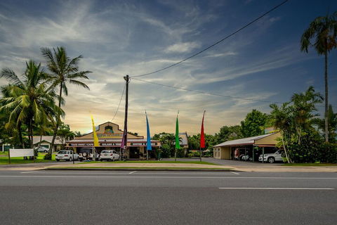 Tropical Lodge - Kawana Tourism 6
