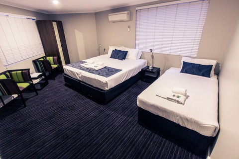 The Premier Hotel - Kawana Tourism 7