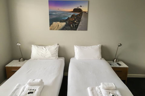 The Premier Hotel - Kawana Tourism 6