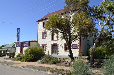 Flinders Ranges Motel - Kawana Tourism 5