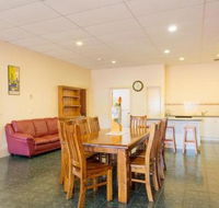 Holiday on Mostyn - Kawana Tourism