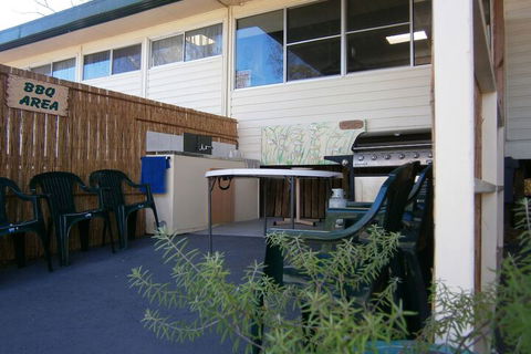 Kellys Motel Oakey - Kawana Tourism 1