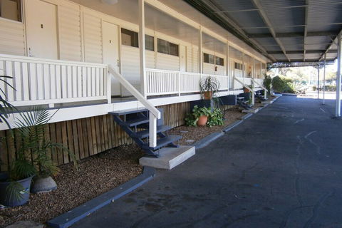 Kellys Motel Oakey - Kawana Tourism 6