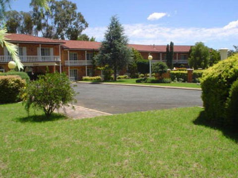Coachmans Rest Motor Lodge - Kawana Tourism 1