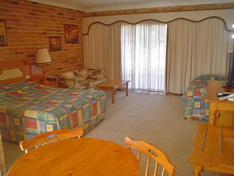 Coachmans Rest Motor Lodge - Kawana Tourism 2