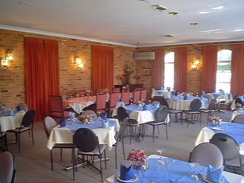 Coachmans Rest Motor Lodge - Kawana Tourism 3