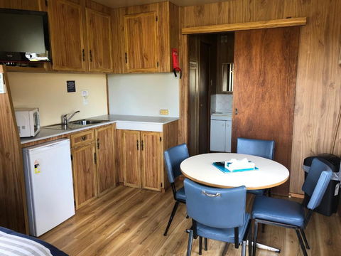 Lake Talbot Tourist Park - Kawana Tourism 7