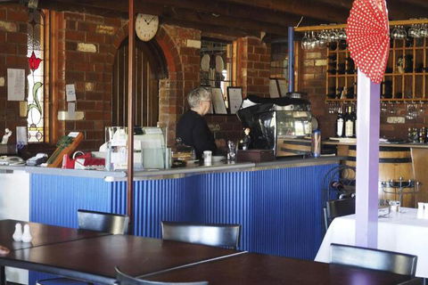 Moonbeam Cottages - Kawana Tourism 4