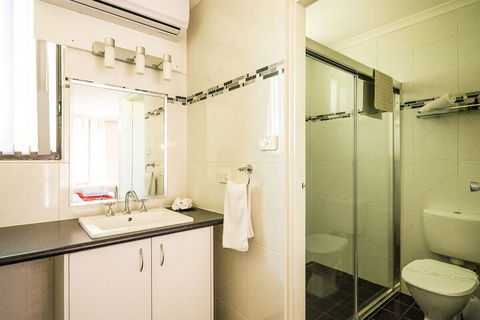 Plainsman Motel - Kawana Tourism 5