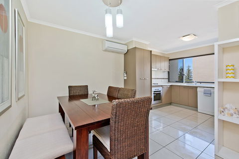 Joanne Apartments - Kawana Tourism 2