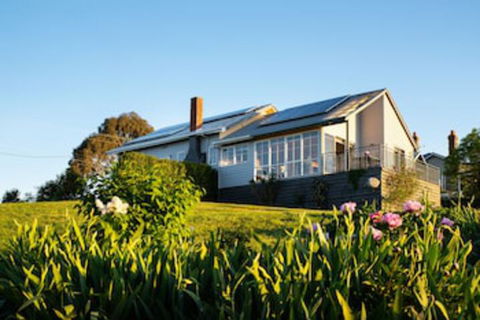 Churchills - Kawana Tourism 0