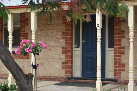 Jacaranda Cottage - Kawana Tourism 3