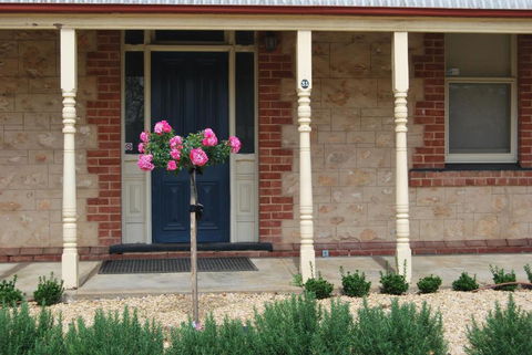 Jacaranda Cottage - Kawana Tourism 5