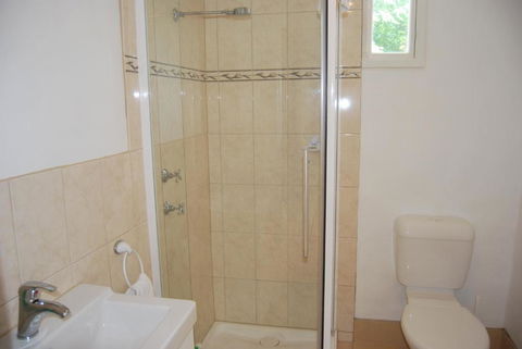 Jacaranda Cottage - Kawana Tourism 2