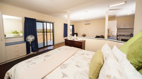 Nutkin Lodge - Kawana Tourism 1