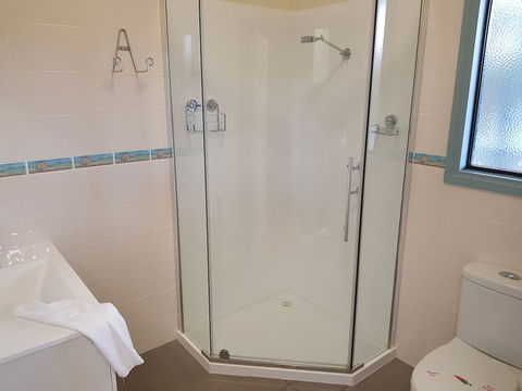 Nutkin Lodge - Kawana Tourism 2