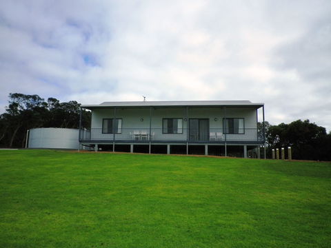 Nutkin Lodge - Kawana Tourism 5