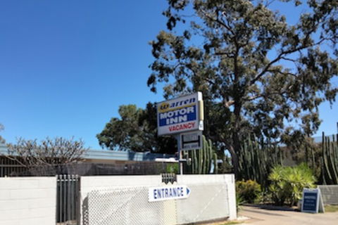Warren Motor Inn - Kawana Tourism 0