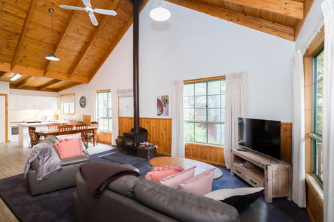Country Lane Cottage - Kawana Tourism 6