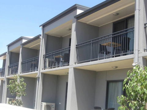 Royal Motel Miles - Kawana Tourism 2