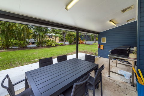 Safety Beach Ocean Bungalows - Kawana Tourism 2