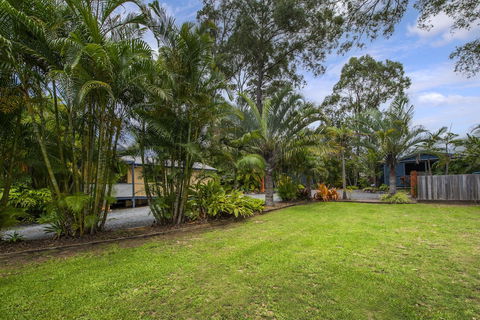 Safety Beach Ocean Bungalows - Kawana Tourism 1