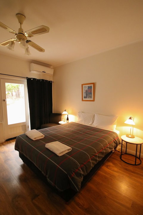 Cape Jervis Accommodation & Caravan Park - Kawana Tourism 3